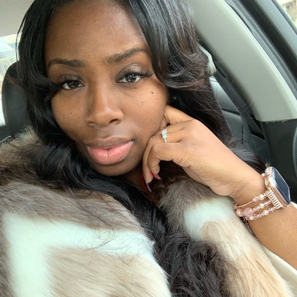 Meet your Posher, Gwenetta - Picture 3 of 3